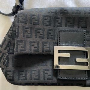 FENDI mini mama baguette in tobacco